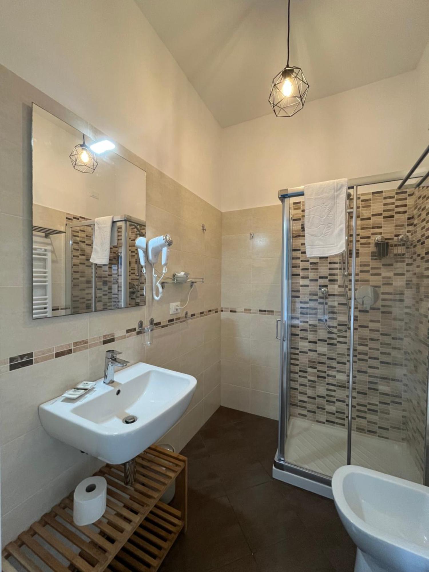 Porta Alla Croce Guest House فلورنس الغرفة الصورة